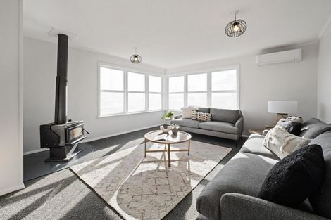 Photo of property in 102 Carisbrooke Street, Aranui, Christchurch, 8061