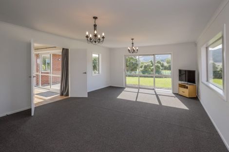 Photo of property in 88 Pohutukawa Drive, Levin, 5571