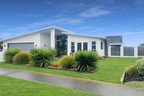 Photo of property in 9 Taranui Way, Paraparaumu Beach, Paraparaumu, 5032