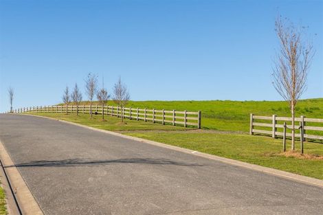 Photo of property in 11 Te Pae Okura Drive, Okura, 0792