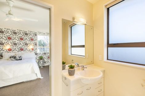 Photo of property in 45 Gray Avenue, Paraparaumu Beach, Paraparaumu, 5032