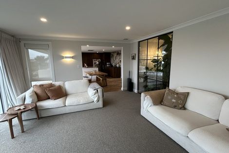 Photo of property in 115 Kahu Road, Paremata, Porirua, 5024