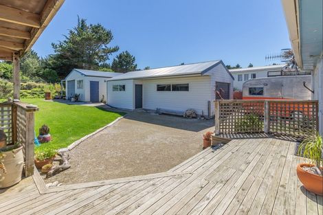 Photo of property in 78 Koputara Road, Himatangi Beach, Foxton, 4891