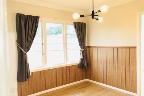 Photo of property in 15 Ayrton Street, Te Atatu South, Auckland, 0610