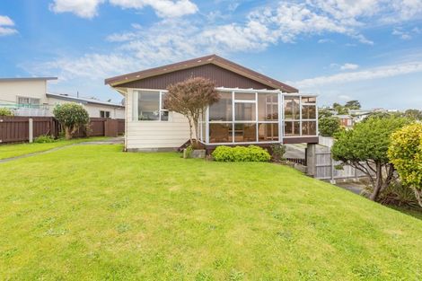 Photo of property in 154 Conclusion Street, Ascot Park, Porirua, 5024