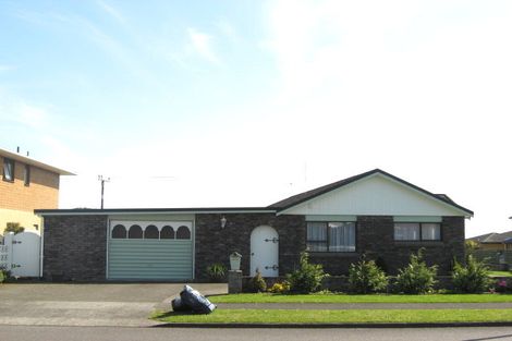 Photo of property in 25 Puketotara Street, Highlands Park, New Plymouth, 4312