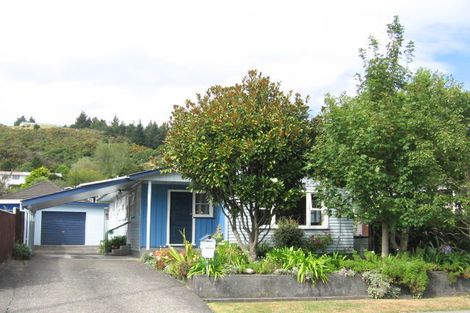 Photo of property in 20 Oregon Drive, Maoribank, Upper Hutt, 5018