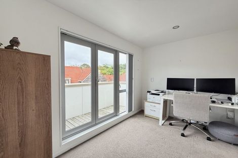 Photo of property in 3/12 Agra Crescent, Khandallah, Wellington, 6035