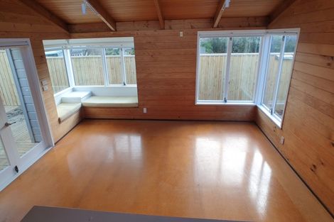 Photo of property in 56 Woodstock Road, Forrest Hill, Auckland, 0620