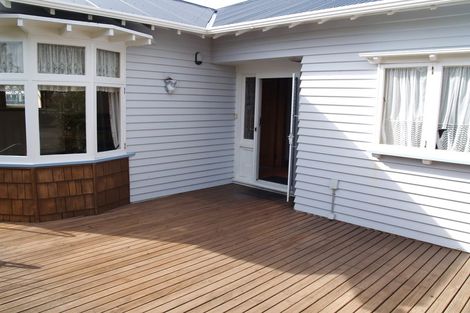 Photo of property in 297 The Parade, Island Bay, Wellington, 6023