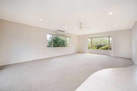 Photo of property in 6 Dairyland Drive, East Tamaki Heights, Auckland, 2016