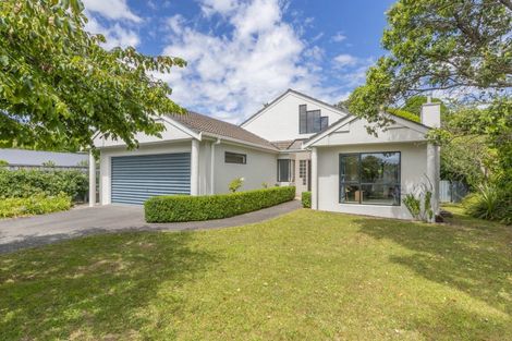 Photo of property in 56 Kapanui Road, Waikanae, 5036