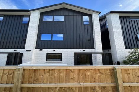 Photo of property in 3/22 Yeovil Road, Te Atatu Peninsula, Auckland, 0610