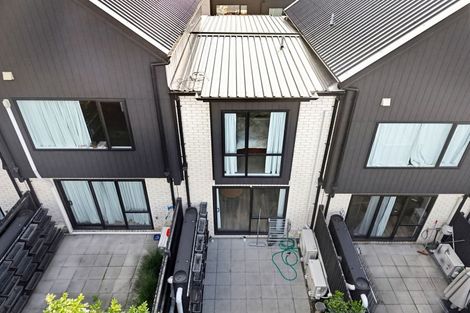 Photo of property in 7 Wharara Lane, Massey, Auckland, 0614