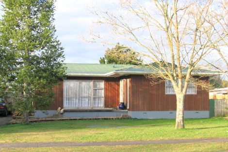 Photo of property in 74 Oakfield Crescent, Pukete, Hamilton, 3200
