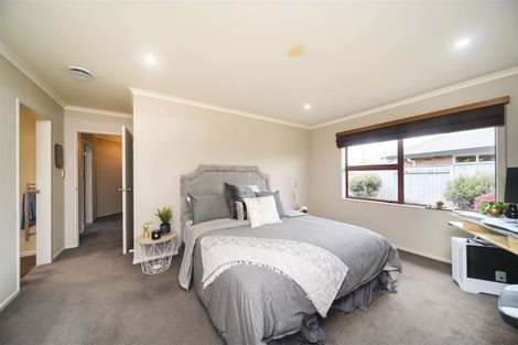 Photo of property in 40 Geneva Terrace, Kelvin Grove, Palmerston North, 4414
