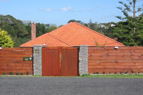 Photo of property in 2/22 Roseberry Avenue, Birkenhead, Auckland, 0626