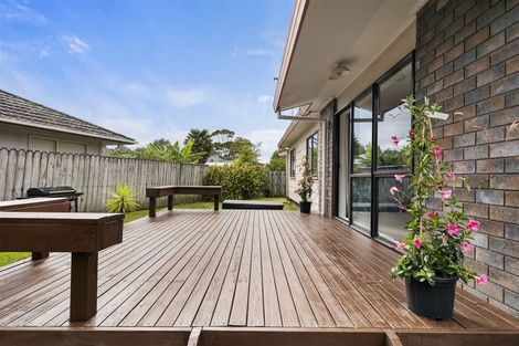 Photo of property in 1/12 Aurea Avenue, Pakuranga, Auckland, 2010