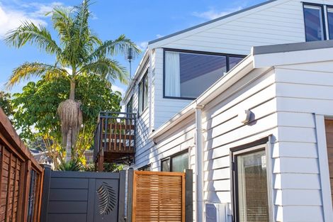 Photo of property in 42a Matakatia Parade, Matakatia, Whangaparaoa, 0930