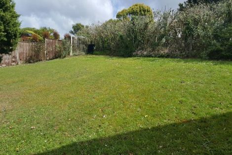 Photo of property in 59 Totaravale Drive, Totara Vale, Auckland, 0629