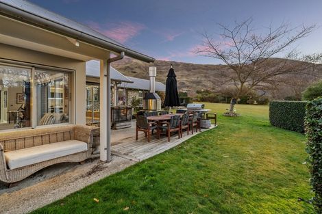 Photo of property in 9 Hollyhock Lane, Wanaka, 9305