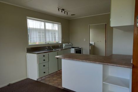 Photo of property in 5 Ngarue Place, Waitara, 4320