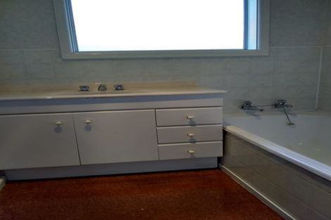 Photo of property in 16 Camelot Street, Ilam, Christchurch, 8041