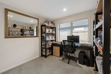 Photo of property in 5 Hanlow Place, Pyes Pa, Tauranga, 3112