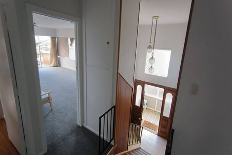 Photo of property in 327 Wairau Road, Totara Vale, Auckland, 0627