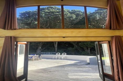 Photo of property in 175 Marine Parade North, Piha, New Lynn, 0772