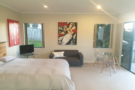 Photo of property in 89g Island Bay Road, Beach Haven, Auckland, 0626