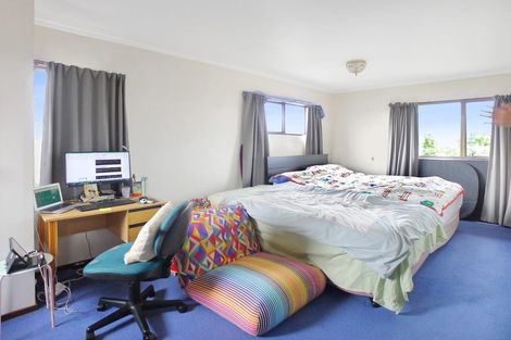 Photo of property in 1/7 Roslyn Road, Mount Wellington, Auckland, 1060