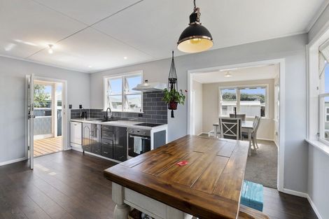 Photo of property in 16 Reeve Street, Levin, 5510