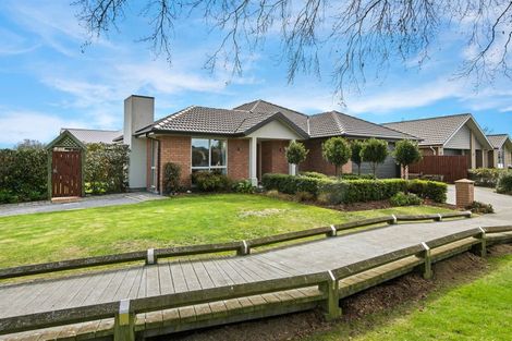 Photo of property in 2 Benjamin Mountfort Close, Hillmorton, Christchurch, 8024
