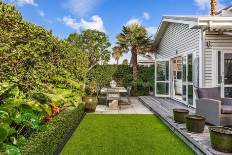 Photo of property in 18 Kensington Drive, Orewa, 0931