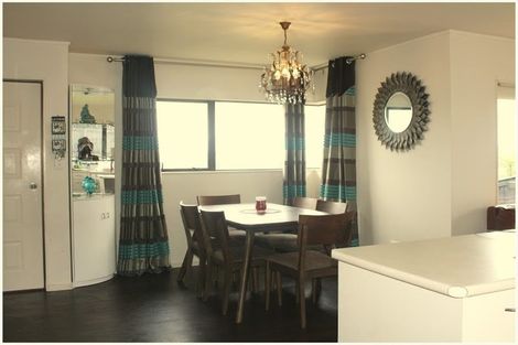 Photo of property in 363a Glenfield Road, Glenfield, Auckland, 0629