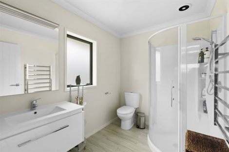 Photo of property in 11 Fernbrook Drive, Hurworth, New Plymouth, 4310