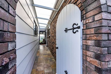 Photo of property in 25 Puketotara Street, Highlands Park, New Plymouth, 4312