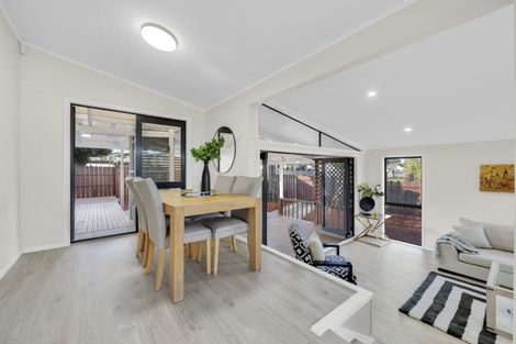 Photo of property in 200 Mahia Road, Weymouth, Auckland, 2103