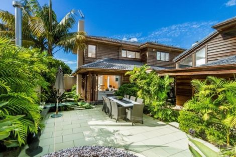 Photo of property in 246/44 Ocean View Road, Milford, Auckland, 0620