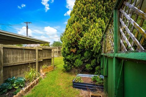 Photo of property in 1/102 Mcleod Road, Te Atatu South, Auckland, 0610
