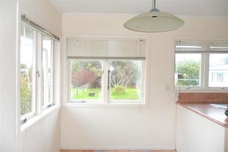 Photo of property in 10 Bedford Street, Te Atatu South, Auckland, 0610