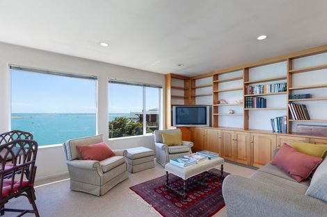 Photo of property in 393 Wakefield Quay, Stepneyville, Nelson, 7010