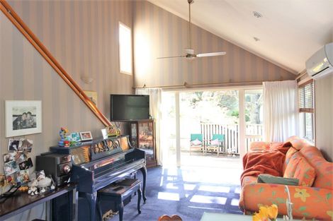 Photo of property in 1/86 Oaktree Avenue, Browns Bay, Auckland, 0630