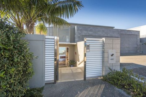 Photo of property in 67 Rothesay Bay Road, Rothesay Bay, Auckland, 0630