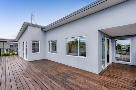 Photo of property in 4 Kakariki Lane, Waiwhakaiho, New Plymouth, 4312