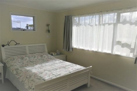 Photo of property in 59 Lavery Place, Sunnynook, Auckland, 0632