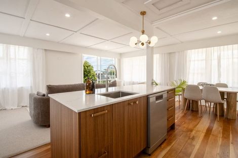 Photo of property in 1 Galt Street, Hawera, 4610