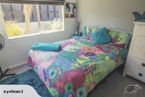 Photo of property in 18 Hollinger Place, Nawton, Hamilton, 3200