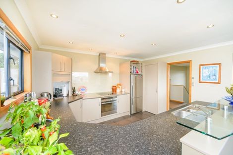 Photo of property in 56 Ruapehu Drive, Fitzherbert, Palmerston North, 4410